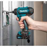 Винтоверт Makita DF033DWAE (с 2-мя АКБ, кейс) фото-2