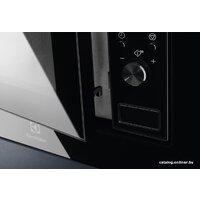 Микроволновая печь Electrolux LMS2203EMK фото-2